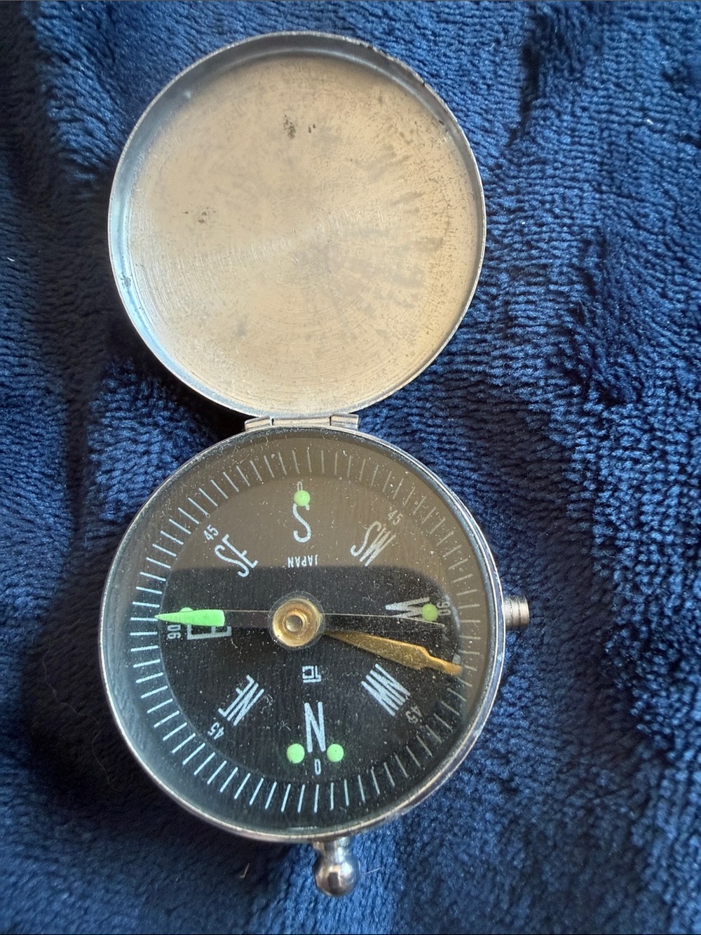 Vintage Pocket Compass with Luminous Markers - Black Dial